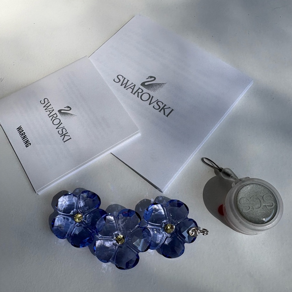 Swarovski Arctic Blossom Ornament Providence Lavender Crystal ForgetMeNot Flower